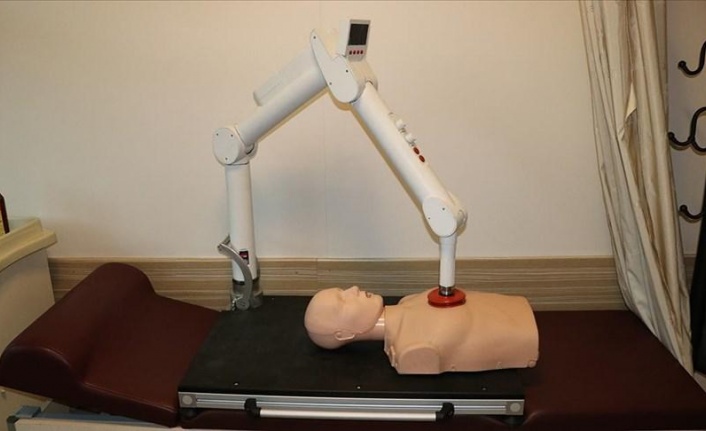 Kalp masajı yapan yerli robot geliştirildi